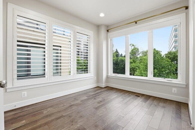 Building Photo - 6924 Rockledge Dr