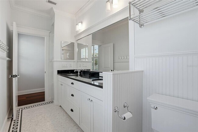 Building Photo - 1505 S Georgia Ave