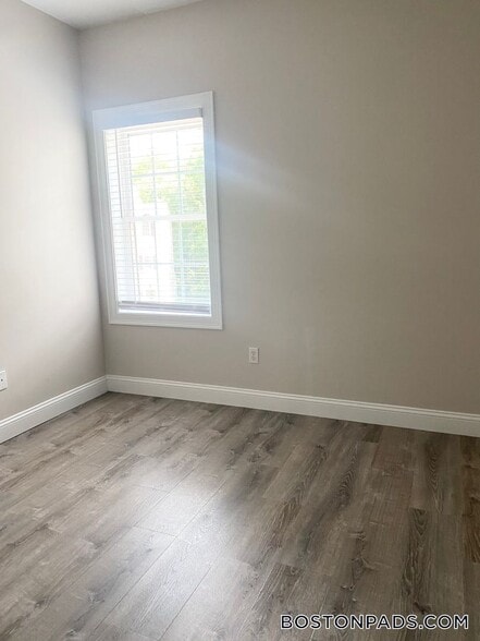 Building Photo - 4801 N Main St