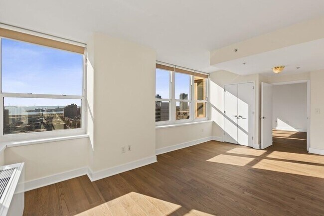 Building Photo - 88 Morgan St