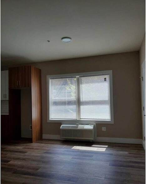 Building Photo - 545 39th St