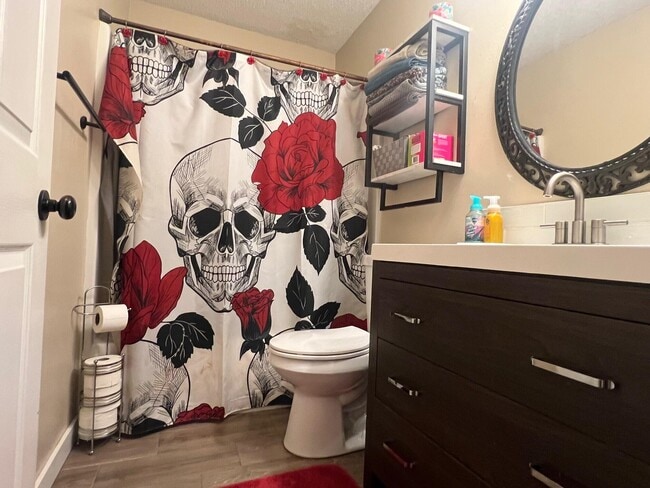 Building Photo - 318 Riverchase Blvd