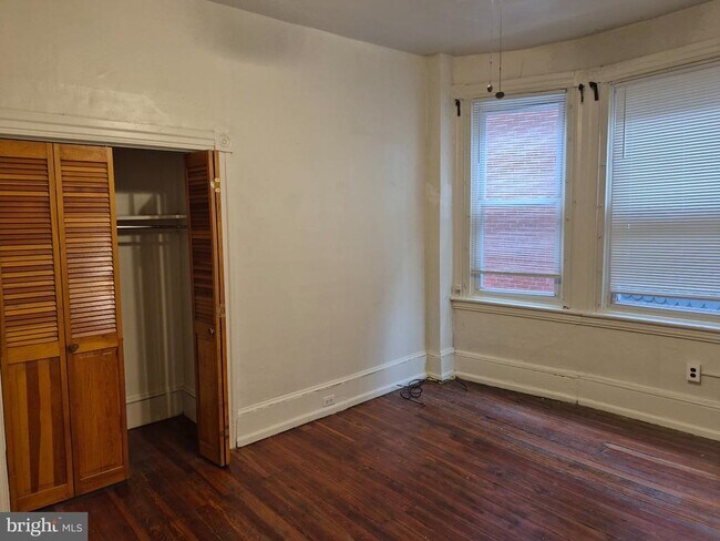 Building Photo - 4610 Chester Ave