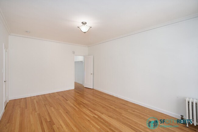 Building Photo - Russian Hill: Remodeled 9th Floor Apartmen...