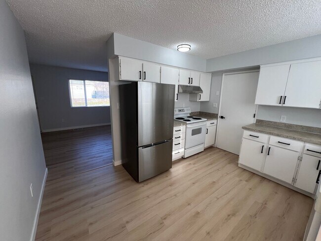 Building Photo - 928-932 N 6th Street