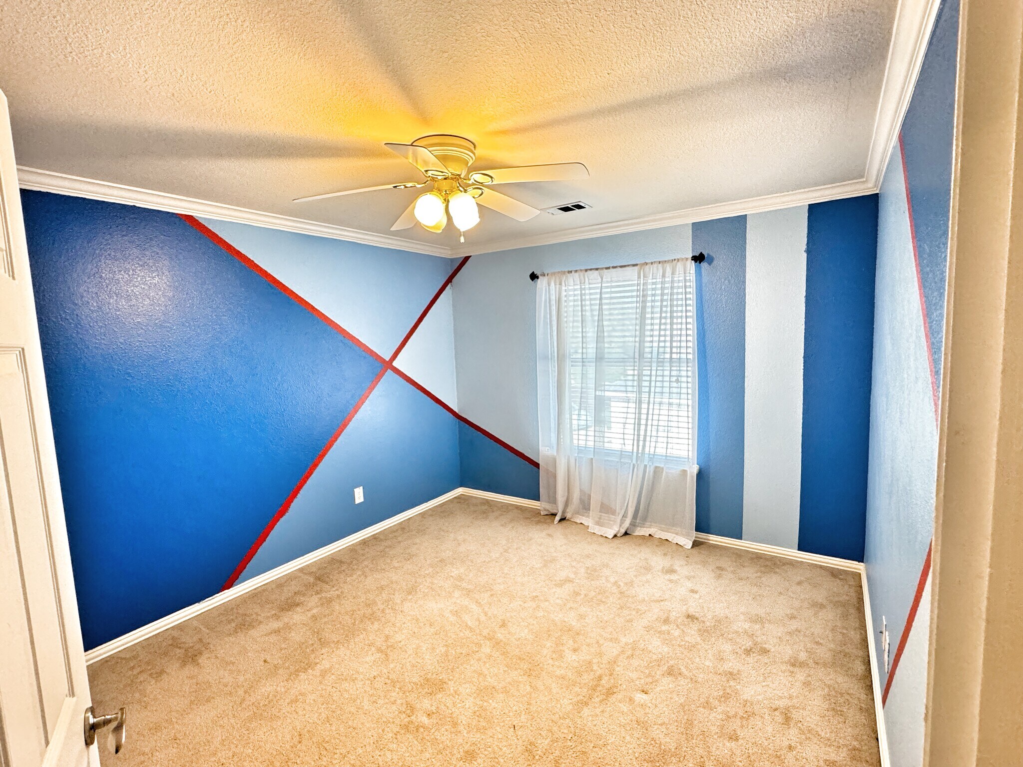 Building Photo - 4817 Carolwood Dr