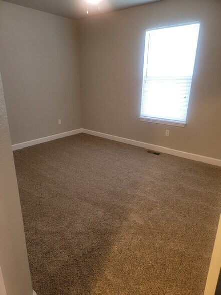 2nd Bedroom - 218 N Washington St