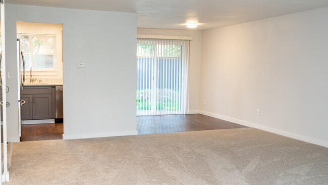 dining area/kitchen - 7010 40th St W