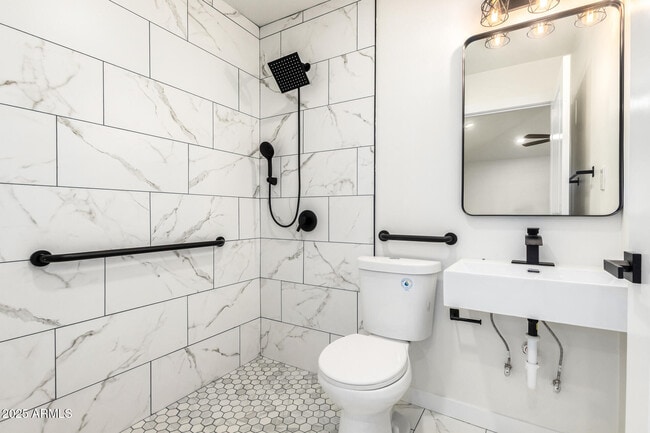 Building Photo - 1606 W Keim Dr