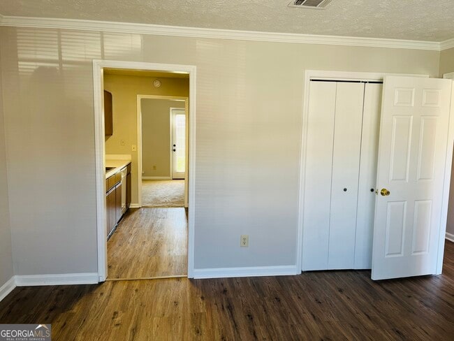 Building Photo - 1522 Paces Ferry N Dr SE