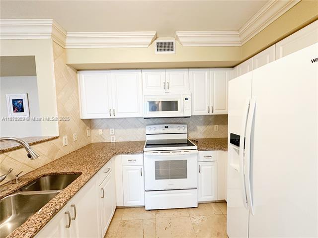 Building Photo - 1155 Brickell Bay Dr