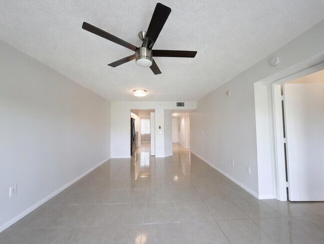 Building Photo - 12551 SW 16th Ct