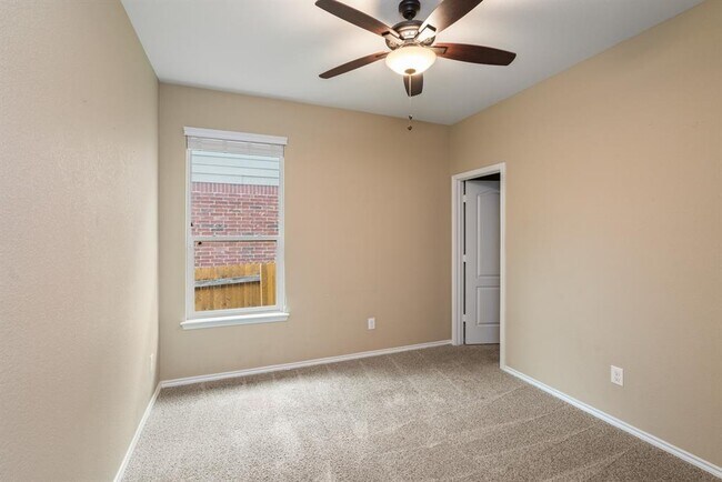 Building Photo - 1078 Bowline Dr