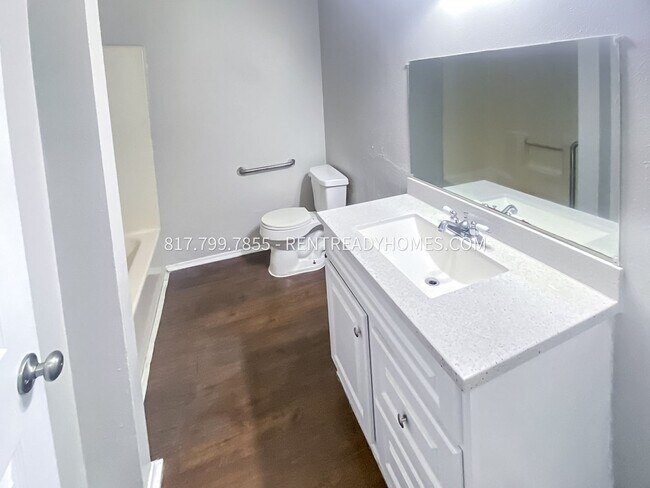 Building Photo - 318 Frontier Dr