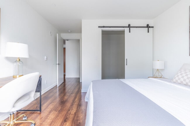 Building Photo - 2407 E Union St