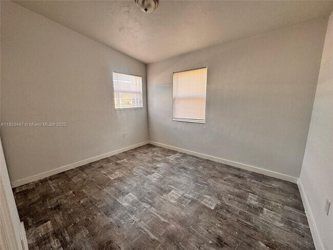 Building Photo - 3501 SW 41st St