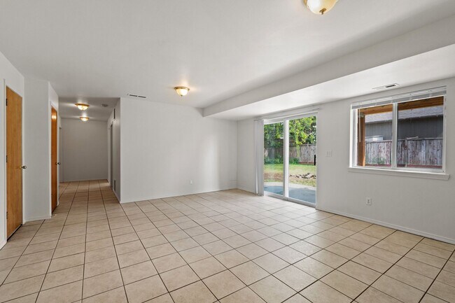 Building Photo - 3408 E 48th Ct