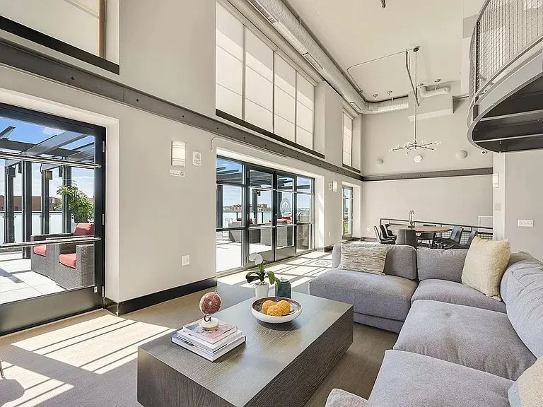 Building Photo - 1133 14th St NW