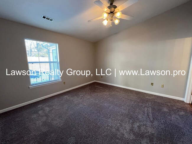 Building Photo - One Level Living in Convenient Roanoke Loc...