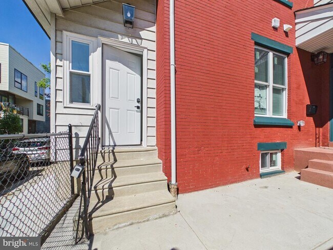 Building Photo - 3205 Summer St