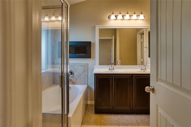 Building Photo - 821 Gabriel Mills Dr