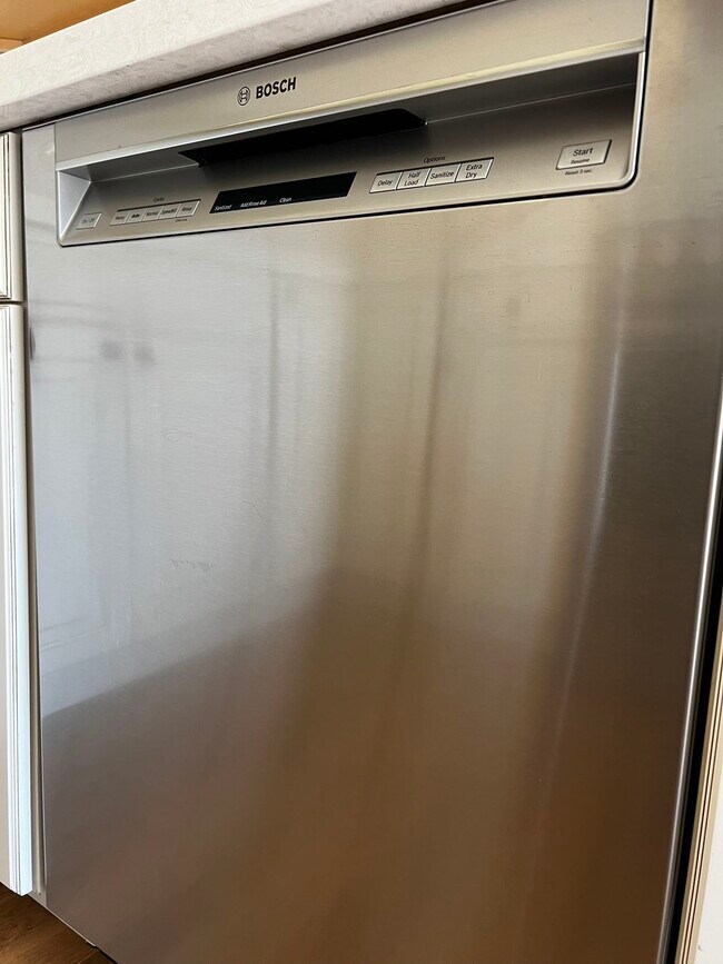 Building Photo - 580 Vista Ave