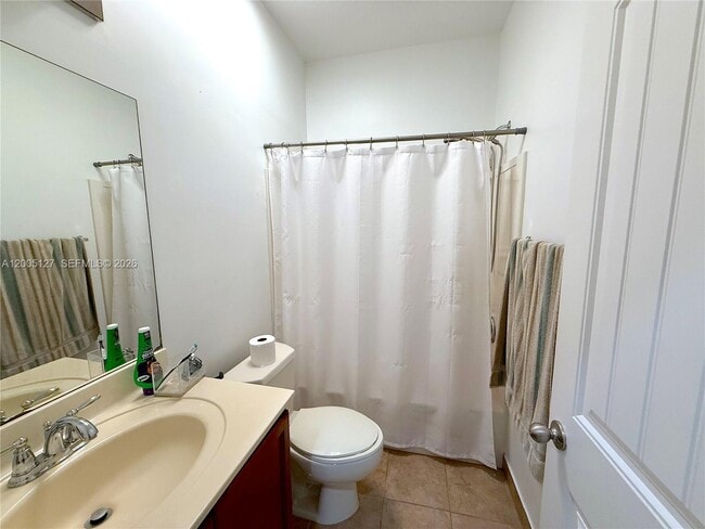 Building Photo - 758 NE 34th Ave