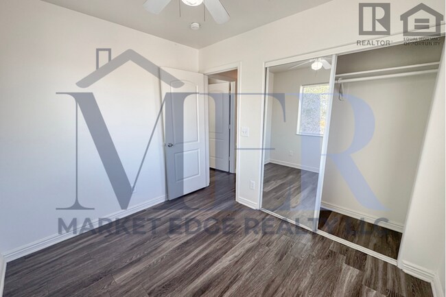 Building Photo - 3Bed/2.5Bath Townhouse at 24th St/Thomas! Ready for Immediate Move-In!