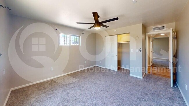 Building Photo - 1303 N Walnut Blvd