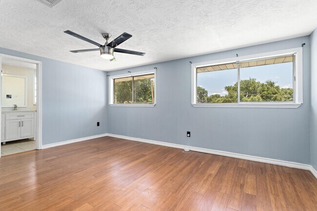 Building Photo - 1385 Howell St