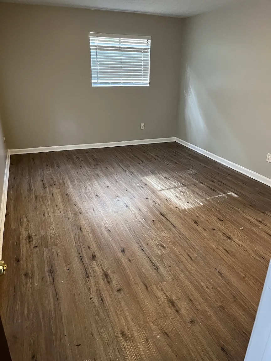 Building Photo - Room in House on Moray St SW