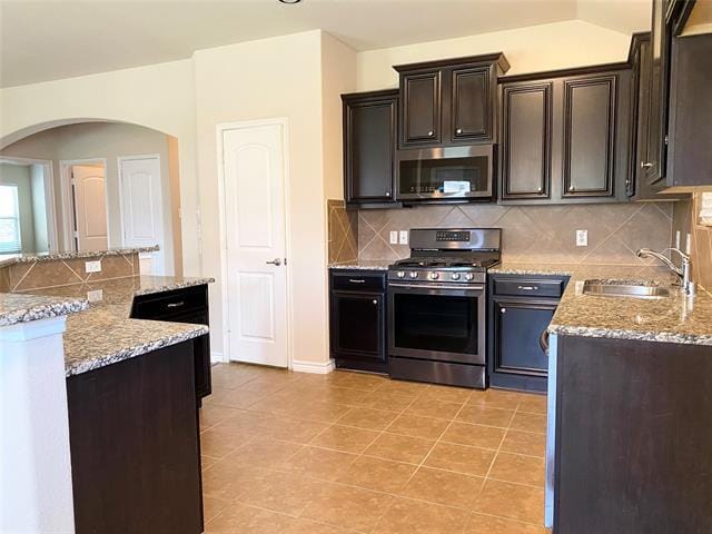 Building Photo - 848 Lake Forest Trl