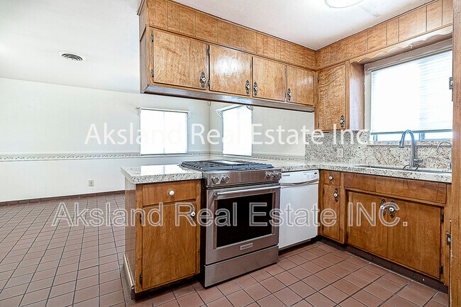 Building Photo - 7937 Endow Rd S
