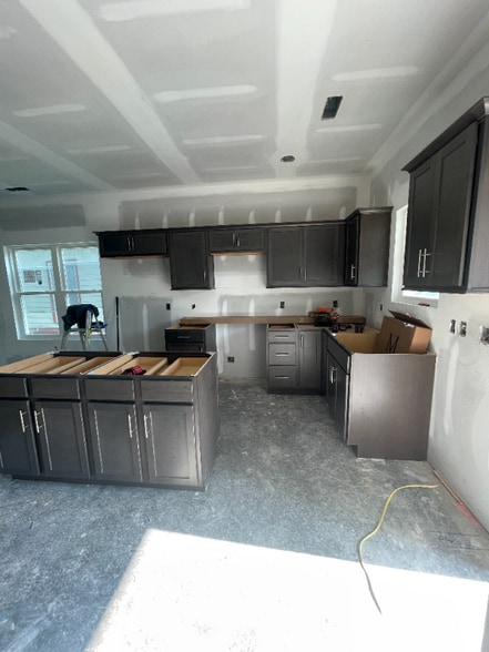 Building Photo - 804 Green Oaks St