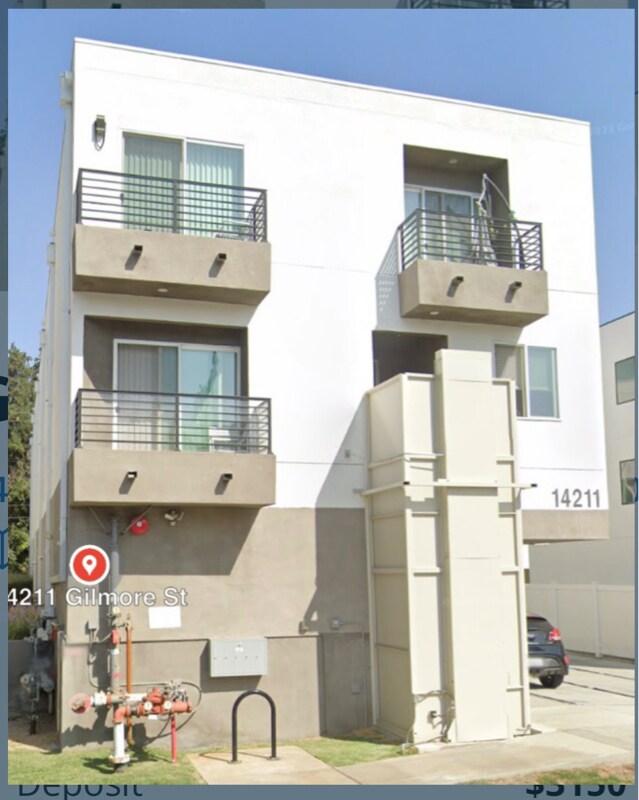 Building Photo - 14211 Gilmore St