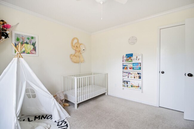 Building Photo - 3Bed/2.5Bath Family Home in Snee Farms