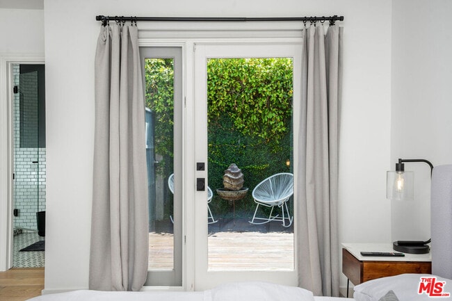 Building Photo - 321 Laurel Ave