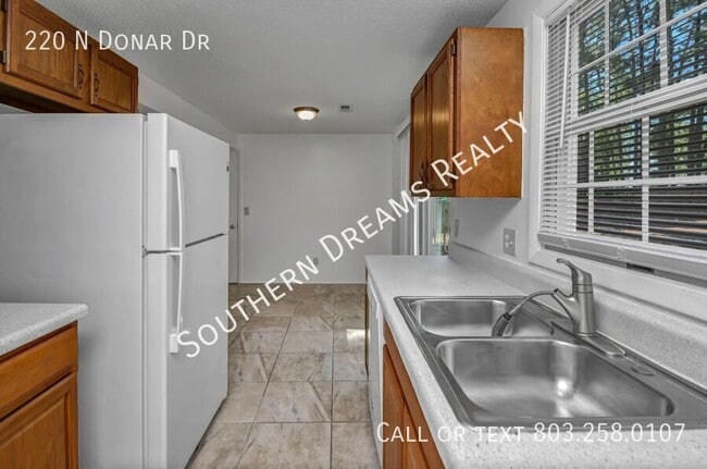 Building Photo - 220 N Donar Dr