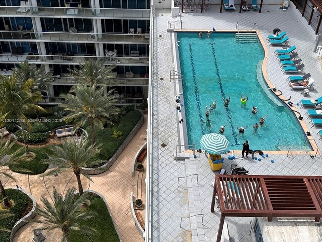 Building Photo - 6801 Collins Ave
