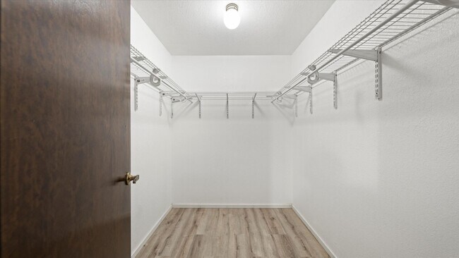 Building Photo - Stunning 4-Bedroom Modern Home in West Richland