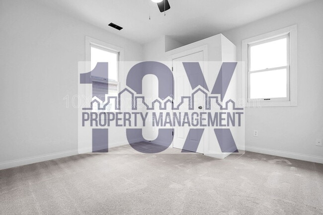 Building Photo - 1116 Summit St