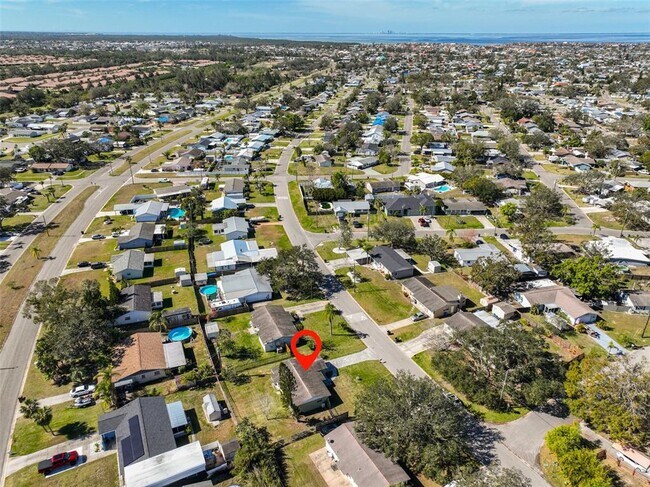 Building Photo - 6025 Florida Cir S
