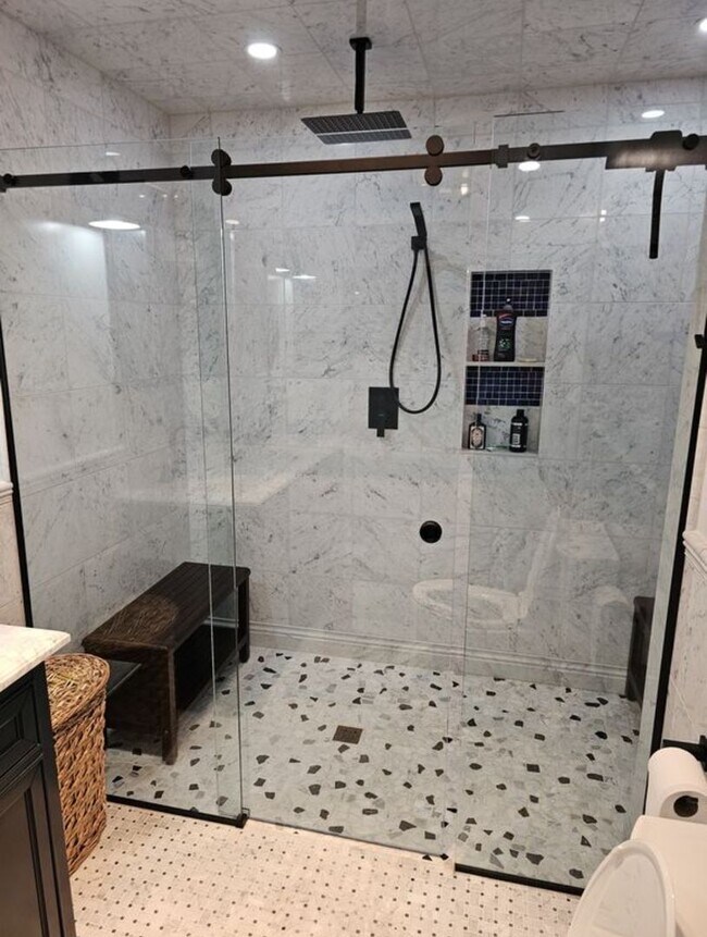 Building Photo - Offered for Rent – Available April 1, 2026 St. Lawrence Seaway Luxury Waterfront Home – Cape Vinc...