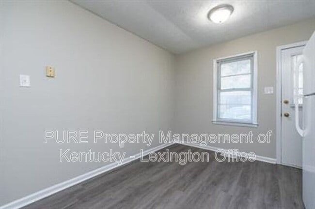 Building Photo - 2483 Thornberry Ct