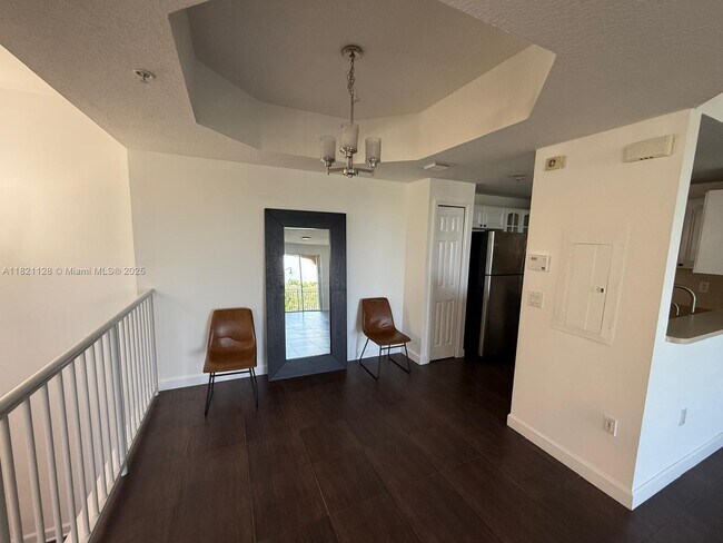 Building Photo - 6520 NW 114th Ave