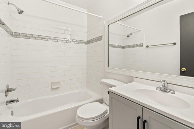 Building Photo - 561 Florida Ave