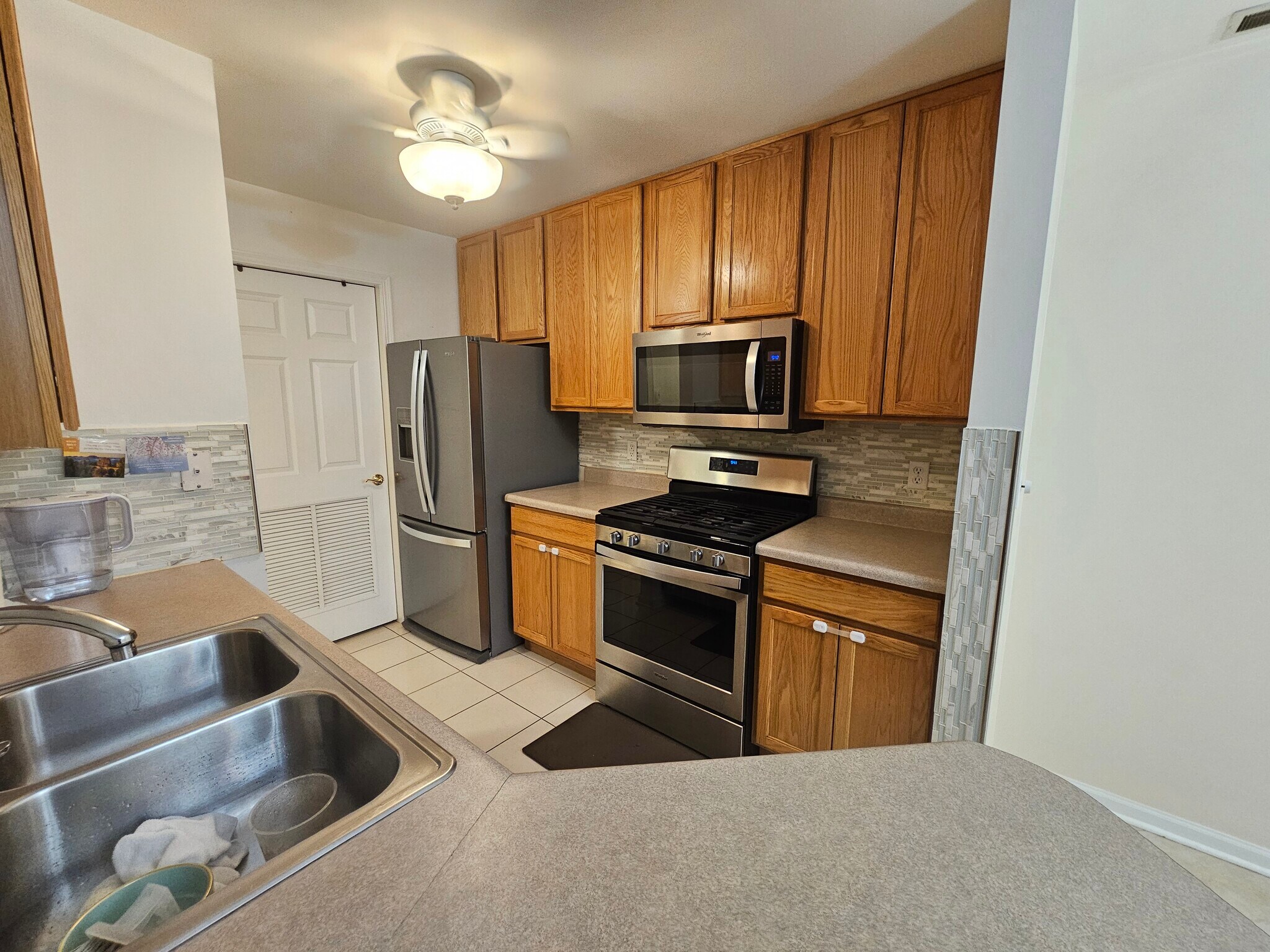 Building Photo - 607 Cambridge Ct