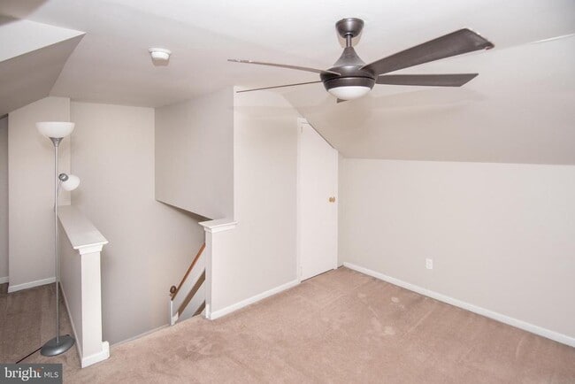 Building Photo - 652 Longwood Rd