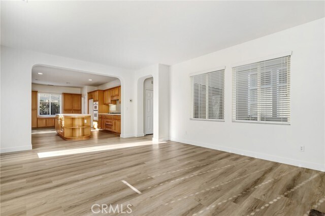 Building Photo - 6 Sutton