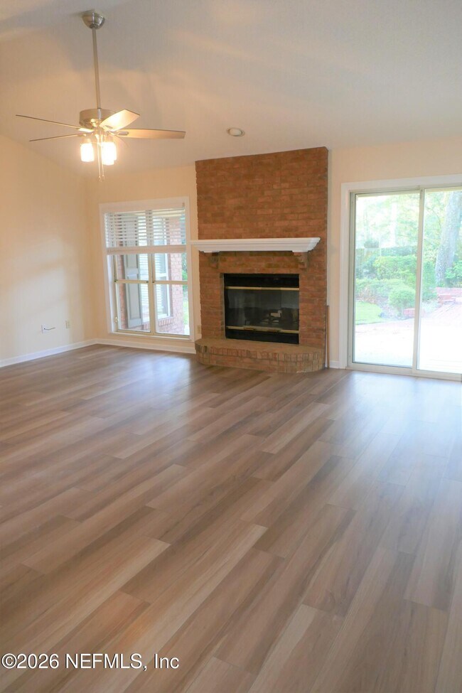 Building Photo - 10996 Raley Creek Dr S